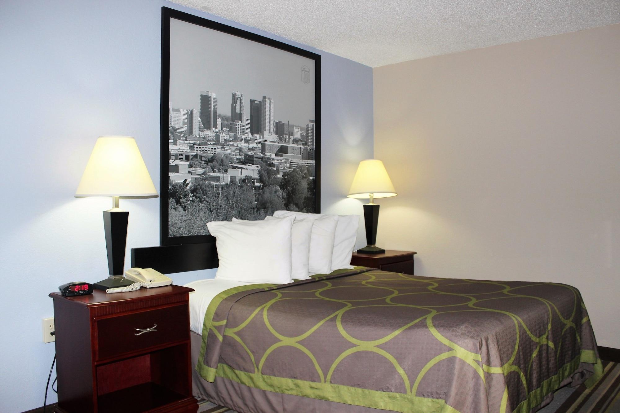 Super 8 By Wyndham Tuscaloosa Exterior foto