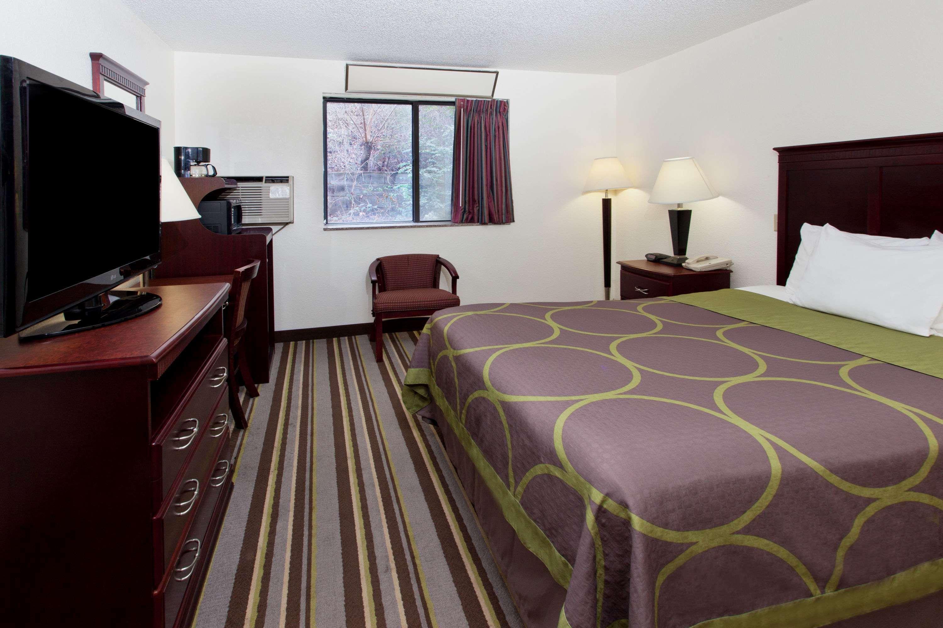 Super 8 By Wyndham Tuscaloosa Exterior foto