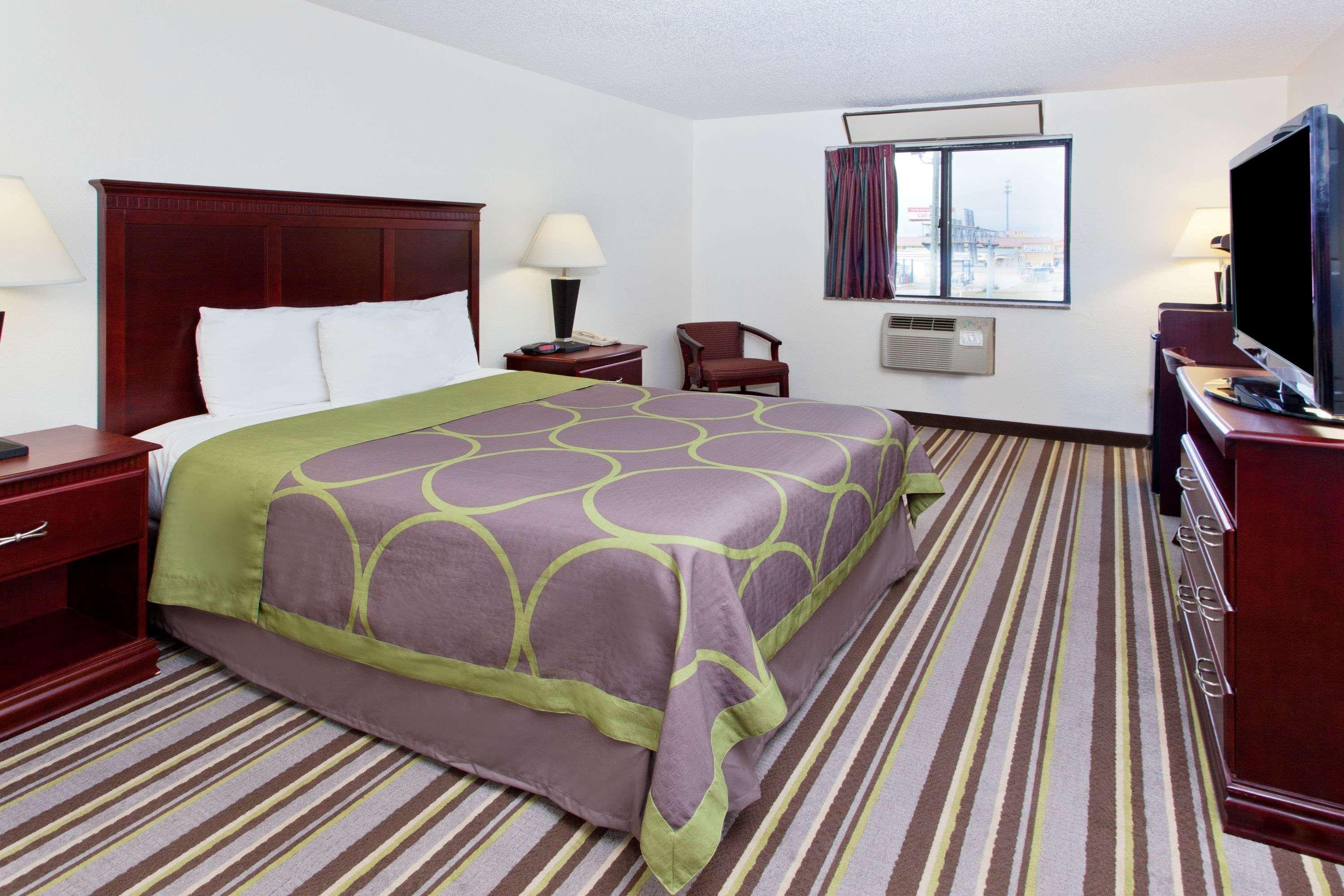 Super 8 By Wyndham Tuscaloosa Exterior foto