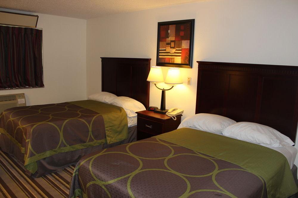Super 8 By Wyndham Tuscaloosa Exterior foto