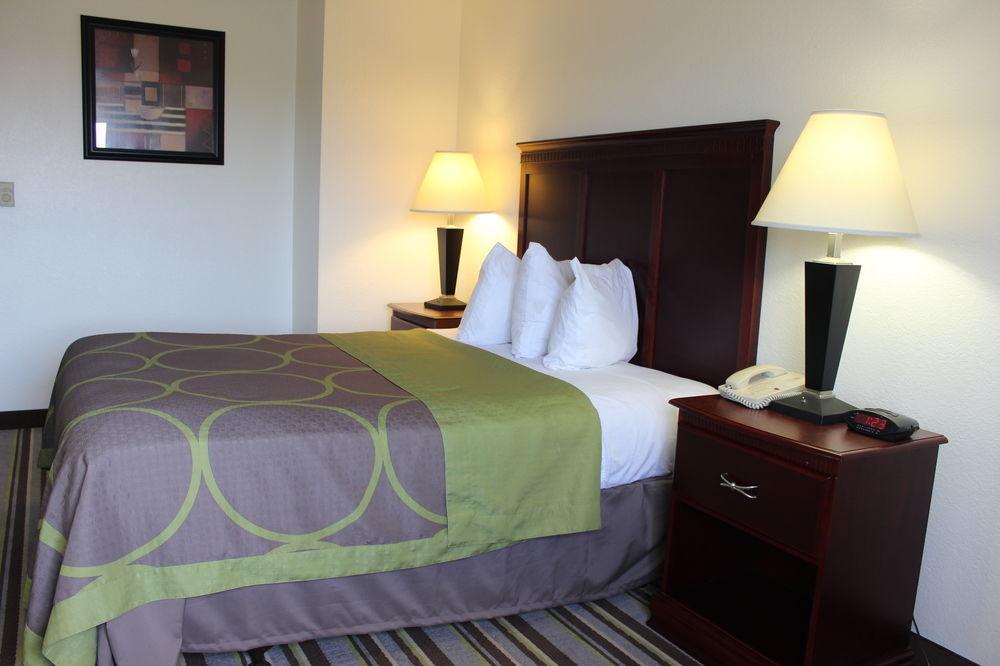 Super 8 By Wyndham Tuscaloosa Exterior foto