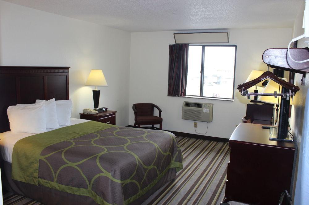 Super 8 By Wyndham Tuscaloosa Exterior foto