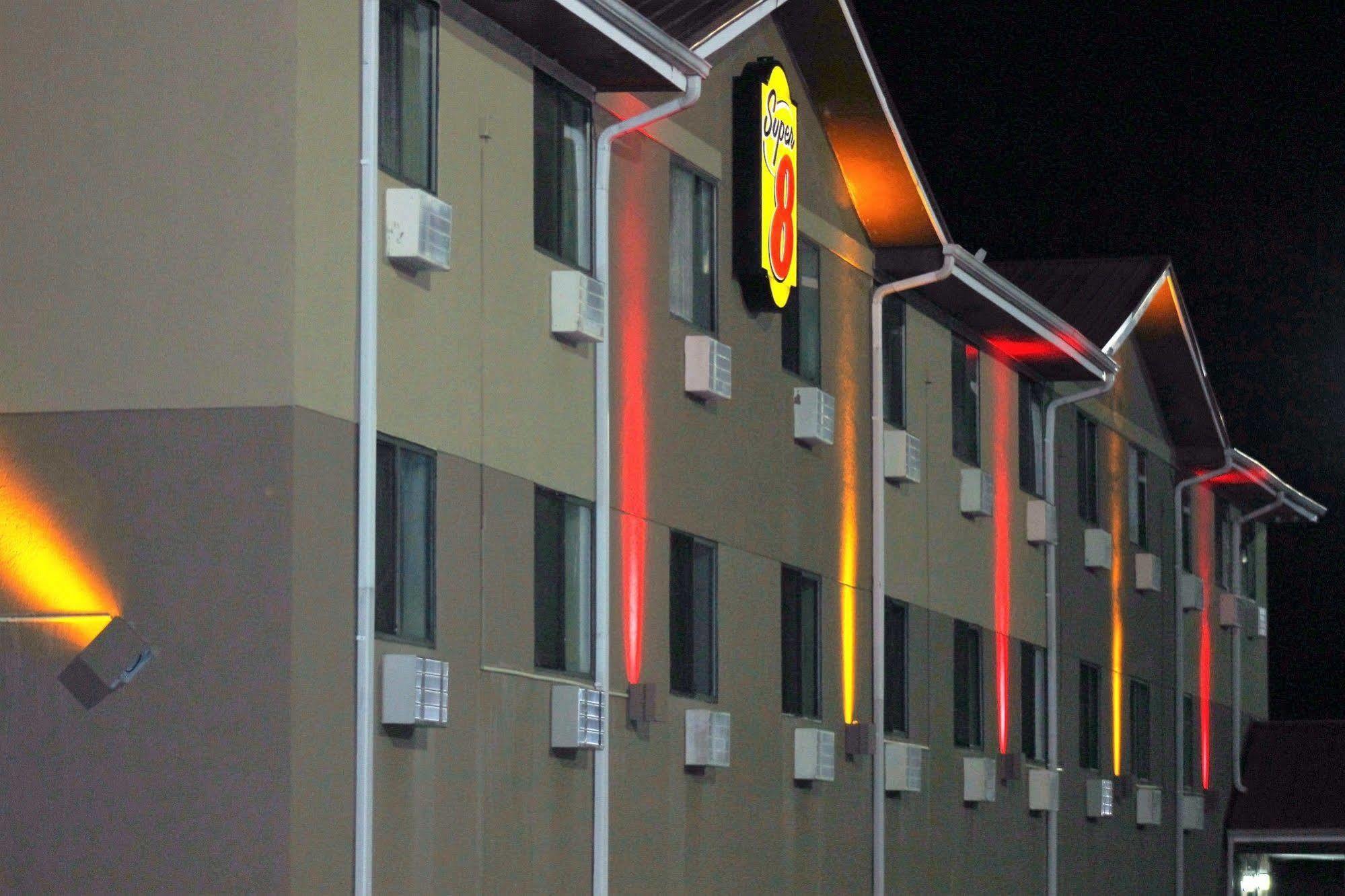 Super 8 By Wyndham Tuscaloosa Exterior foto