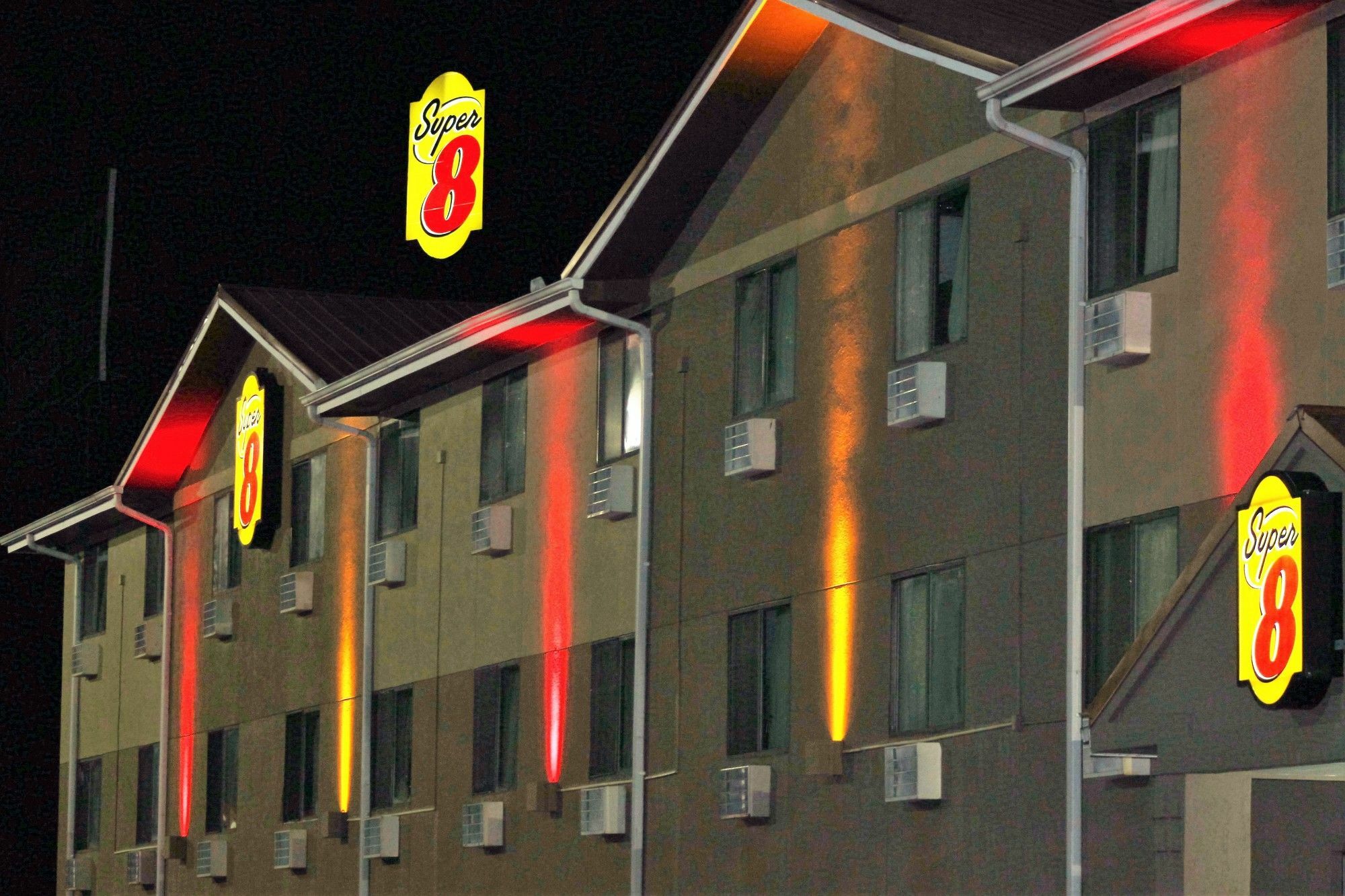 Super 8 By Wyndham Tuscaloosa Exterior foto
